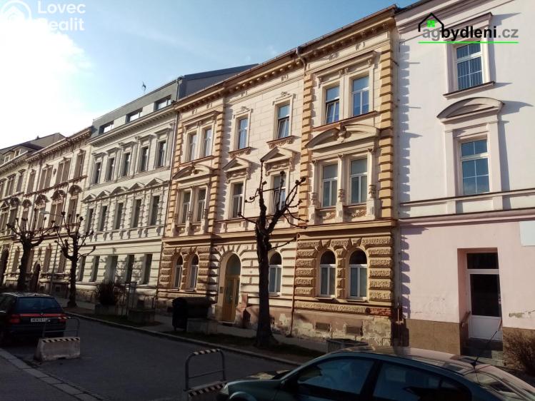 Pronájem bytu 1+KK Plzeň, Antonína Uxy č. 10