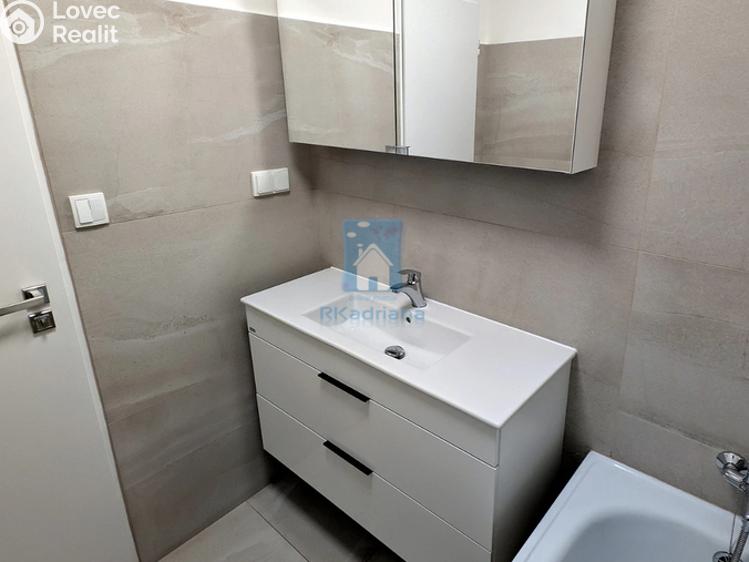 Pronájem bytu 4+1 Praha, Chalabalova č. 14