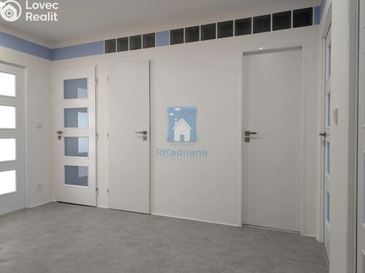 Pronájem bytu 4+1 Praha, Chalabalova č. 17