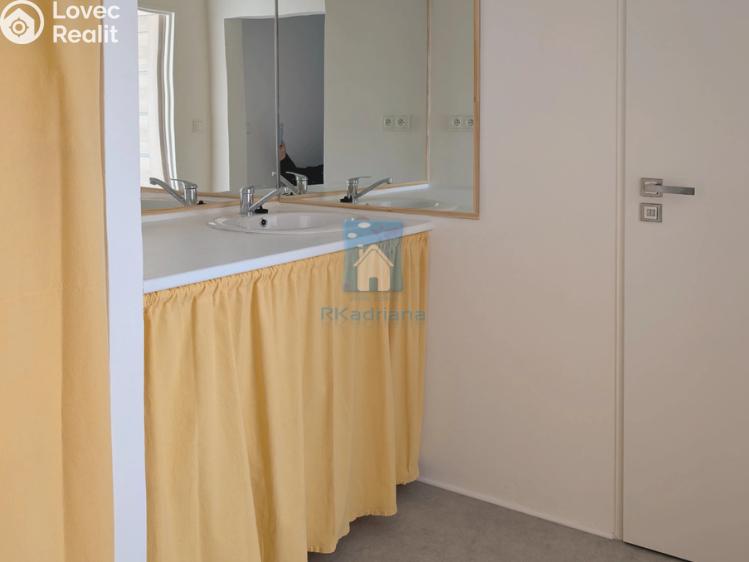 Pronájem bytu 4+1 Praha, Chalabalova č. 21