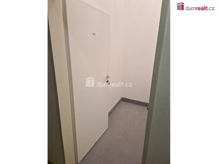 Pronájem garáže Praha 3, Pitterova č. 6