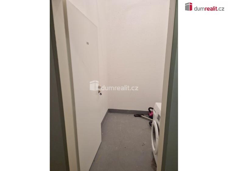 Pronájem garáže Praha 3, Pitterova č. 3