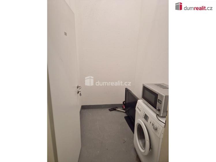 Pronájem garáže Praha 3, Pitterova č. 5