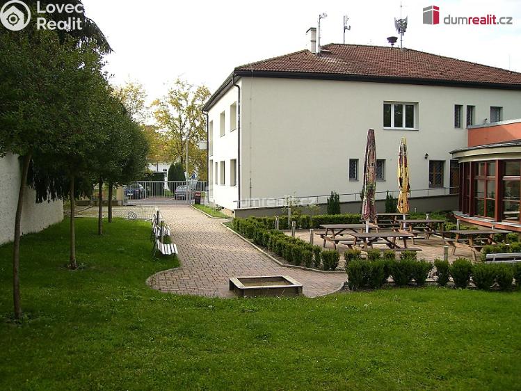 Pronájem restaurace Praha-Benice, Květnového povstání č. 12