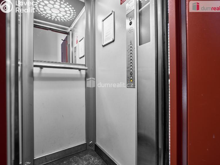 Prodej bytu 2+1 Karlovy Vary, Závodu míru č. 17