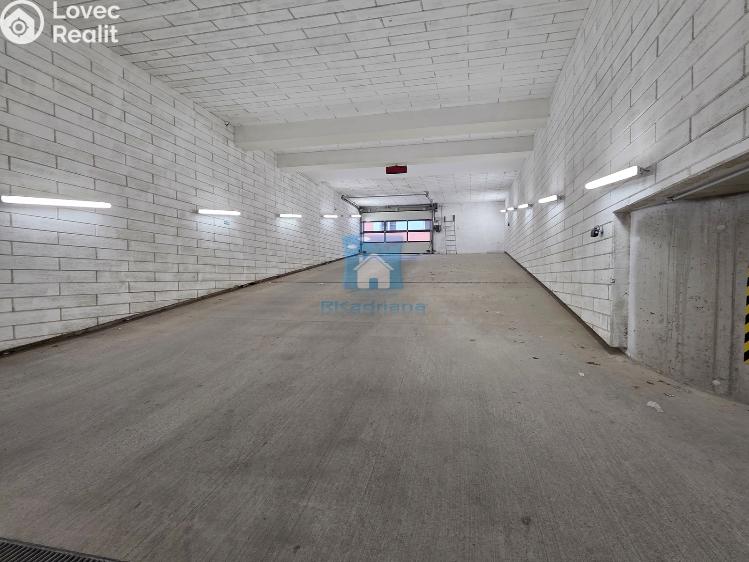 Pronájem garážového stání Plzeň, Rejskova č. 7