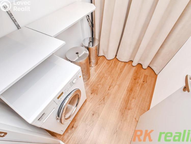 Pronájem bytu 3+KK Praha, Kolejní č. 14