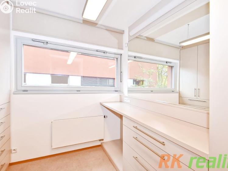 Pronájem bytu 3+KK Praha, Kolejní č. 16