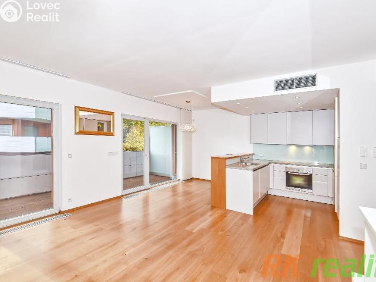 Pronájem bytu 3+KK Praha, Kolejní č. 17