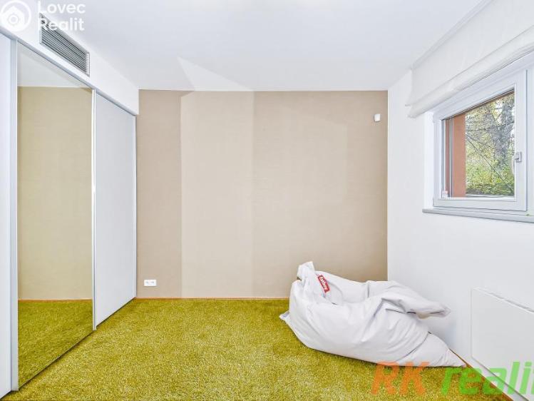 Pronájem bytu 3+KK Praha, Kolejní č. 24