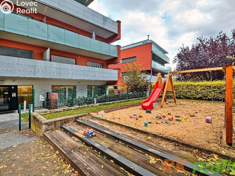 Pronájem bytu 3+KK Praha, Kolejní č. 25