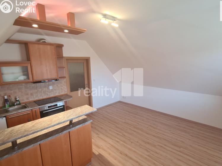 Pronájem bytu 1+KK Jesenice, Příčná II. č. 10