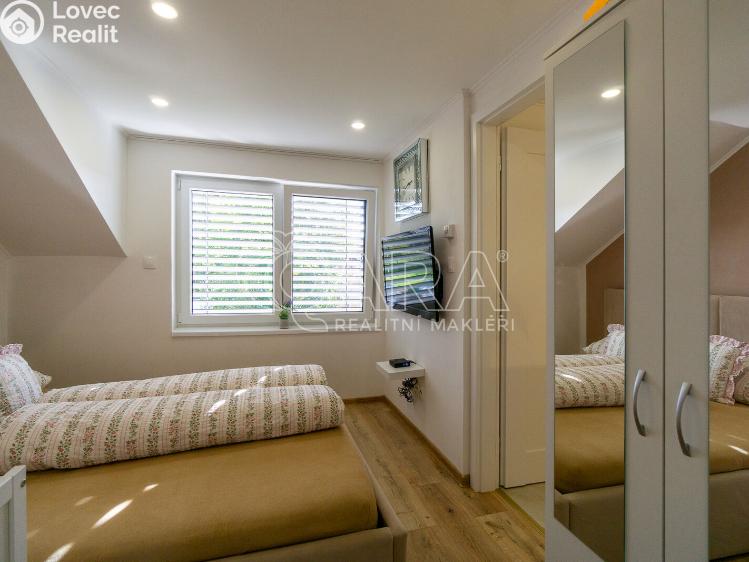 Prodej rodinného domu Rostoklaty č. 10