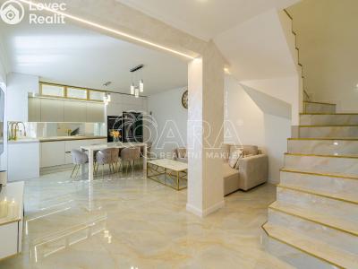 Prodej rodinného domu Rostoklaty č. 2