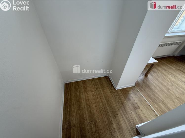Rent apartment 1+KK Praha 5, Na Valentince č. 6