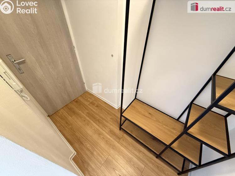 Rent apartment 1+KK Praha 5, Na Valentince č. 9