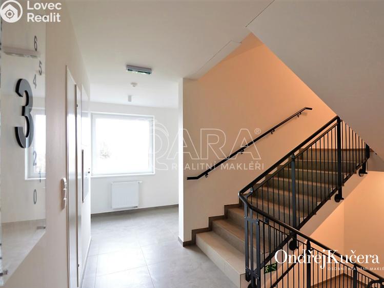 Pronájem bytu 1+KK Praha, Drnovská 1167 č. 19