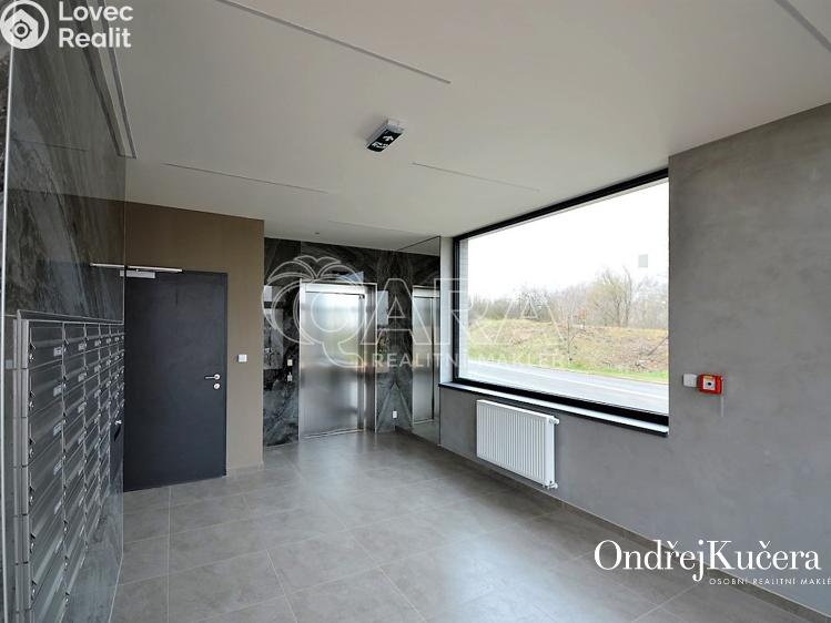 Pronájem bytu 1+KK Praha, Drnovská 1167 č. 20