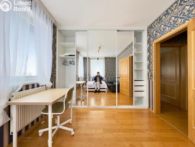 Prodej bytu 3+KK Praha, Choceradská č. 7