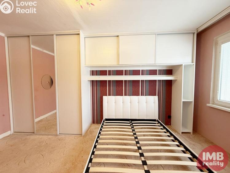 Prodej bytu 2+1 Nová Role, 1. máje 192/5 č. 9