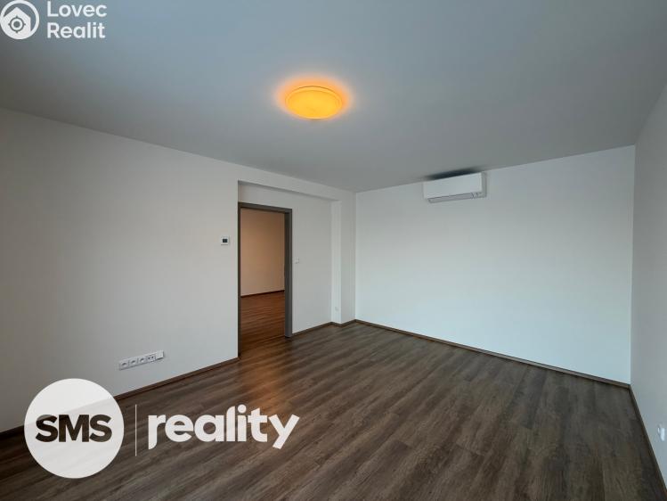 Pronájem bytu 3+KK Hradec Králové, Věkošská 590/23 č. 12