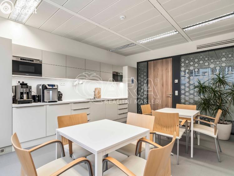 Rent office space Praha, Evropská 2591/33d č. 21