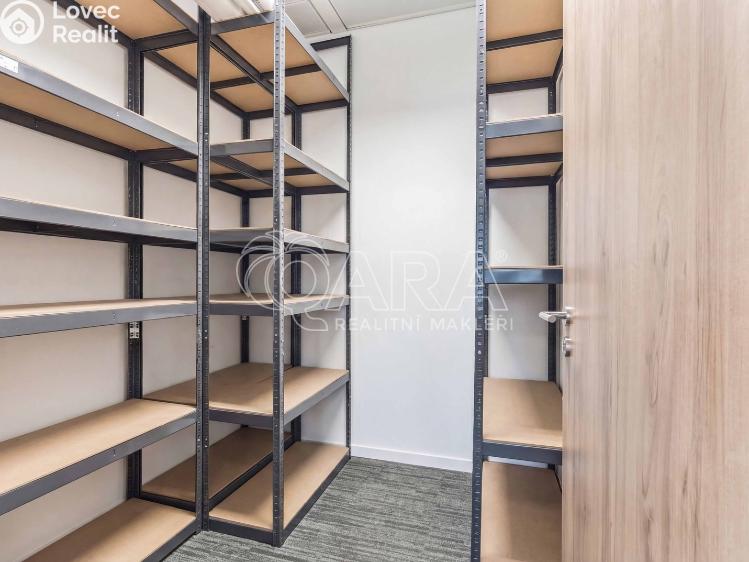 Rent office space Praha, Evropská 2591/33d č. 18