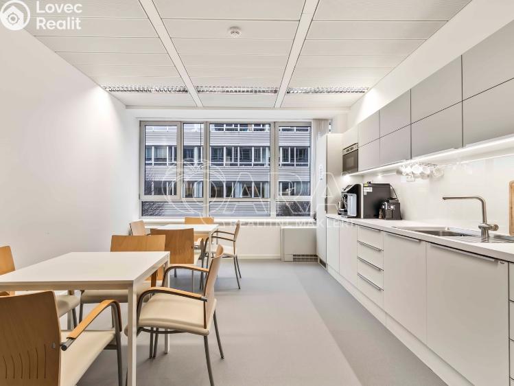 Rent office space Praha, Evropská 2591/33d č. 20