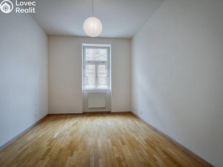 Rent apartment 2+KK Praha, Komunardů č. 3