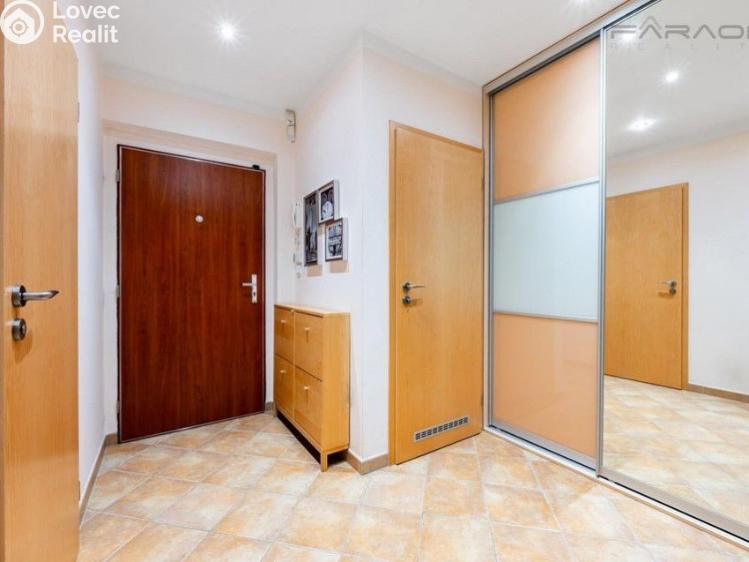 Sale apartment 2+KK Praha, Velenovského č. 8