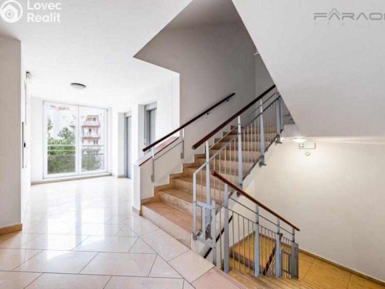 Sale apartment 2+KK Praha, Velenovského č. 10