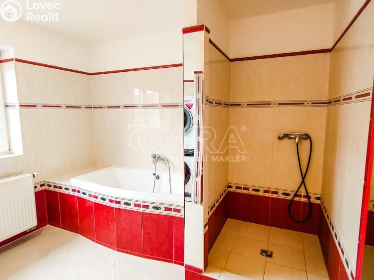 Prodej vícegeneračního domu Srubec č. 18