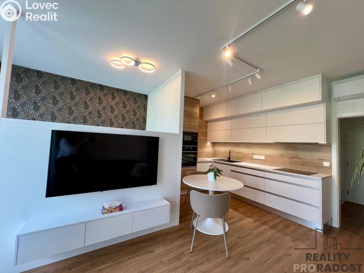 Pronájem bytu 1+KK Znojmo, Jarošova č. 1