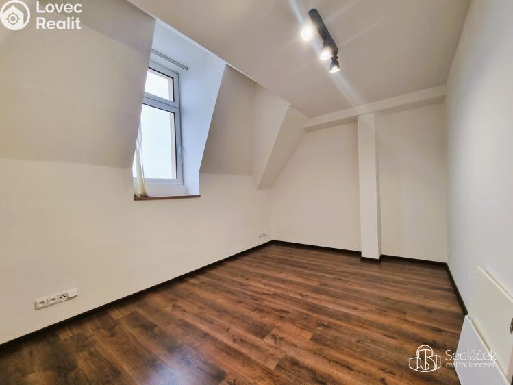 Pronájem bytu 1+KK Sokolov, Josefa Kajetána Tyla č. 5