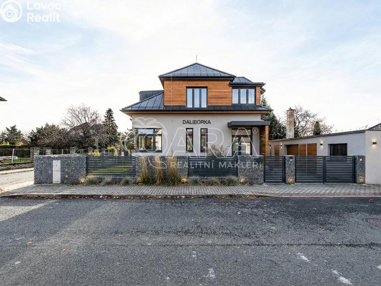 Prodej rodinného domu Jirny, Čapkova 252 č. 1