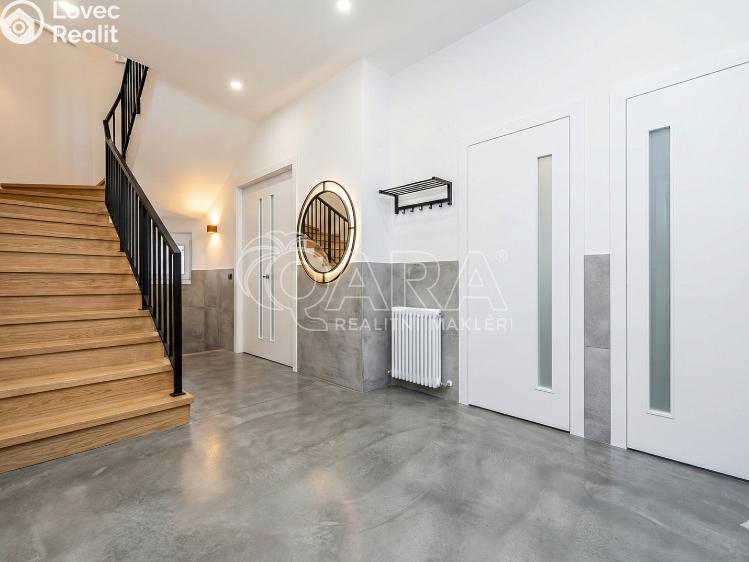 Prodej rodinného domu Jirny, Čapkova 252 č. 7