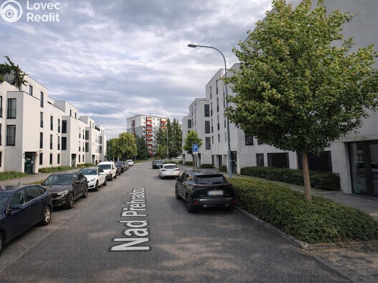 Pronájem garážového stání Brno, Nad Přehradou č. 6