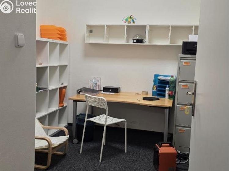 Prodej kanceláře Praha, Přístavní 531/24 č. 8