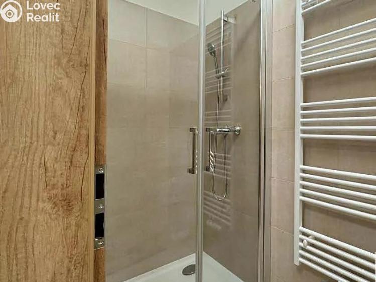 Аренда квартиры 2+KK Praha 5, Hlubočepy, Fabiánové 1308/2 č. 4