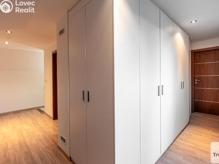 Продаж сімейного будинку Neratovice, Za Lesem č. 18