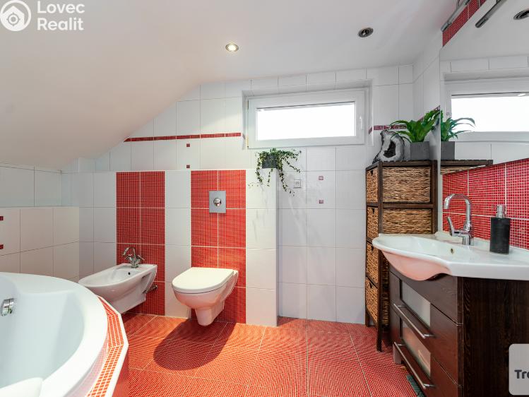 Продаж сімейного будинку Neratovice, Za Lesem č. 21