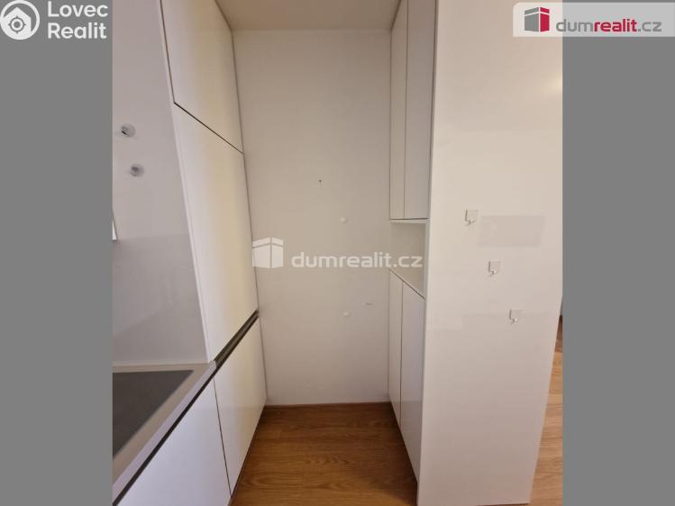 Pronájem bytu 2+KK Praha 14, U Hostavického potoka č. 22