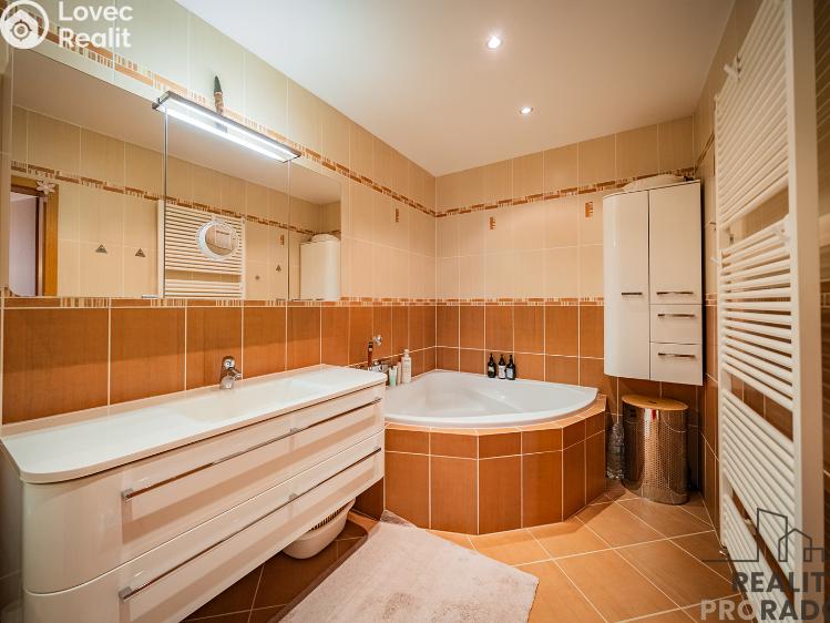 Sale apartment 4+KK Praha, Raichlova č. 14