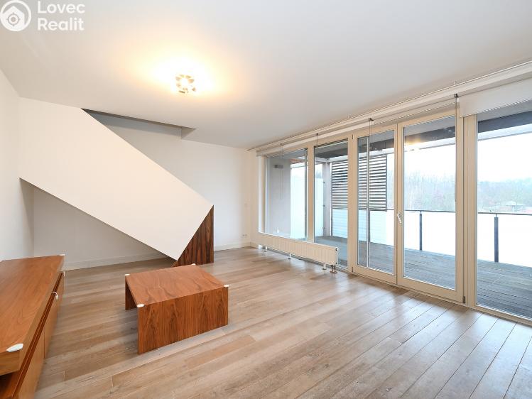 Аренда квартиры 5+KK Praha, Mezilehlá 326/1 č. 4