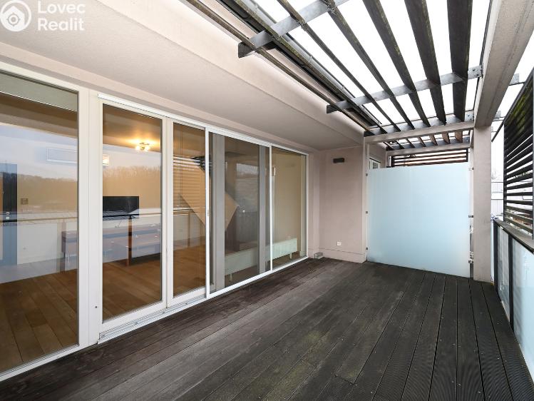 Аренда квартиры 5+KK Praha, Mezilehlá 326/1 č. 8