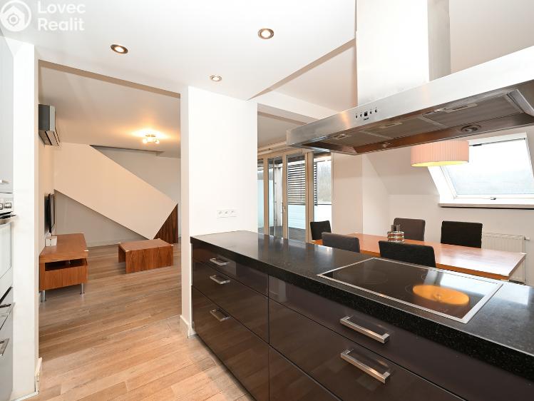 Аренда квартиры 5+KK Praha, Mezilehlá 326/1 č. 10