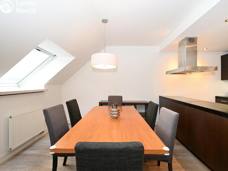 Аренда квартиры 5+KK Praha, Mezilehlá 326/1 č. 12