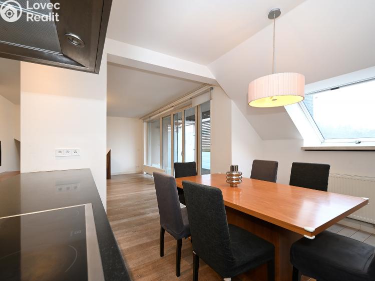 Аренда квартиры 5+KK Praha, Mezilehlá 326/1 č. 13