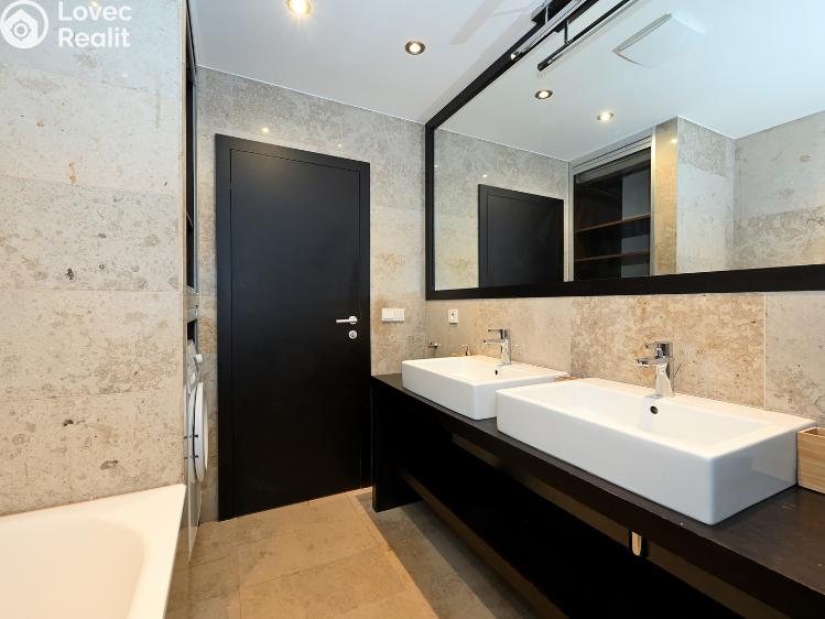 Аренда квартиры 5+KK Praha, Mezilehlá 326/1 č. 19