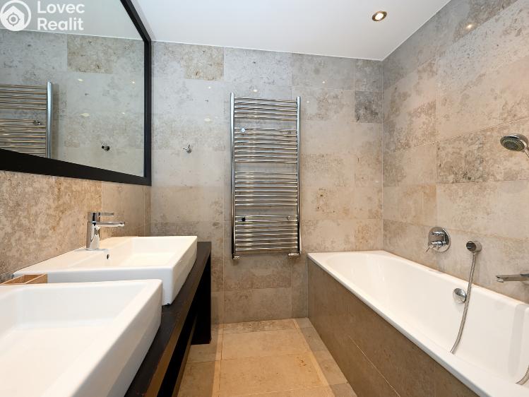 Аренда квартиры 5+KK Praha, Mezilehlá 326/1 č. 20